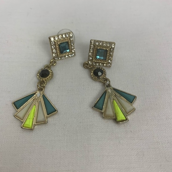 Decorative earrings - Picture 1 of 3